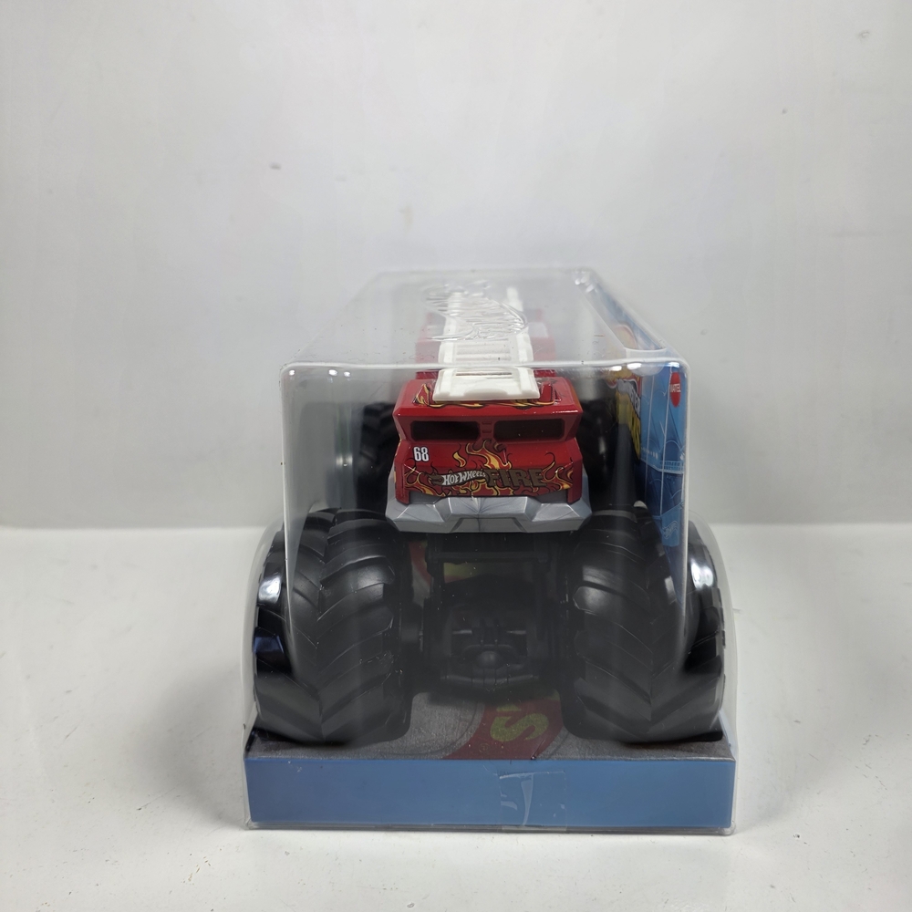 Hot Wheels Oversized Monster Truck 5 Alarm - Red and Black - Picture 3 of 10